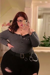 Latina plumper Nadia