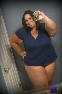 Random gigantic n bbw selfies